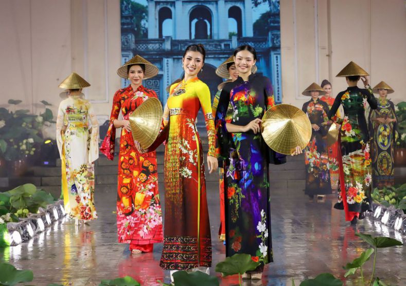 HÌNH TƯỢNG ÁO DÀI TRONG NGHỆ THUẬT