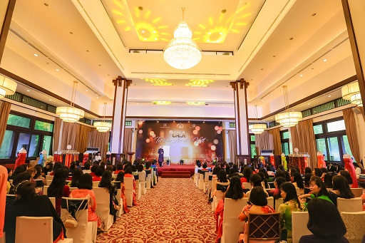 Các NTK Tự Trình Diễn Trong GaLa Tự Hào Áo Dài Việt