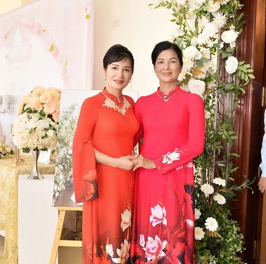 Cách chọn áo dài cho bà sui đậm dáng đẹp, sang trọng nhất 2023