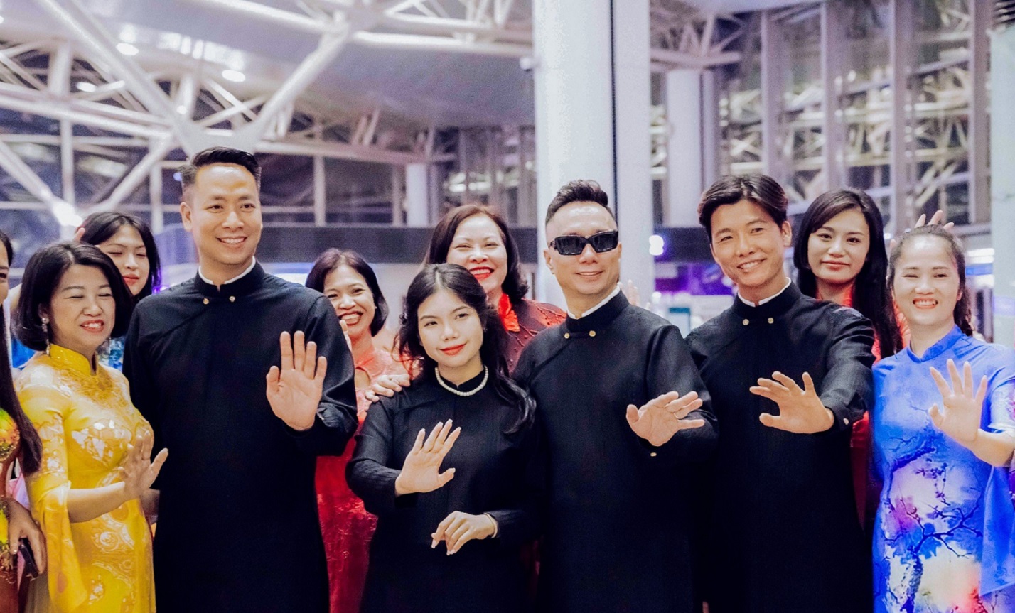 Nữ đạo diễn GenZ được trao “chìa khoá” ở show thời trang lớn trên đất Mỹ