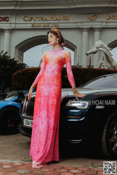 LADY 3