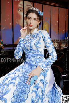 Nữ Hoàng 4