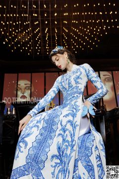 Nữ Hoàng 4