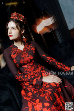 Nữ Hoàng 6