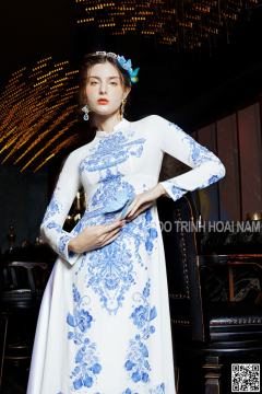 Nữ Hoàng 8